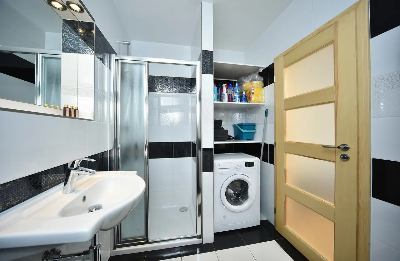 Zlatnicka Apartment Praga